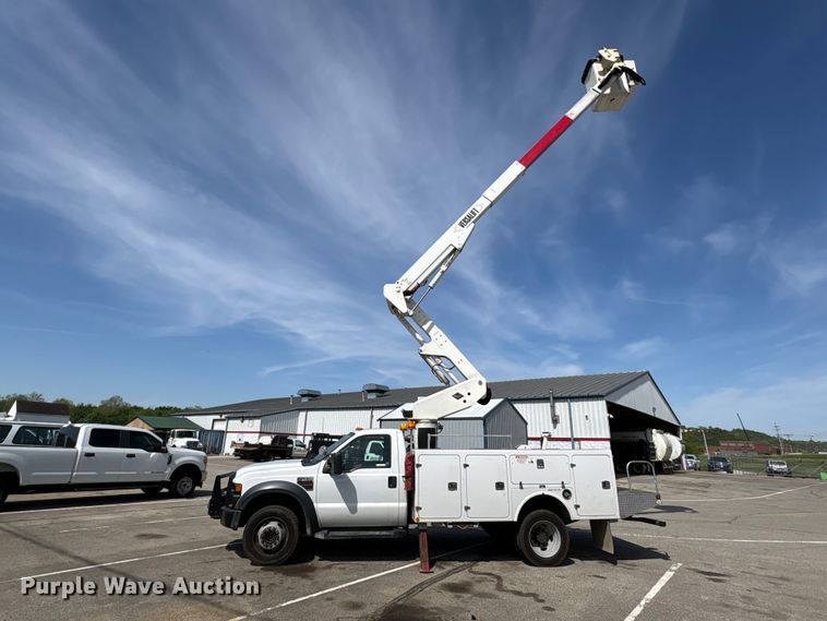 image for item EU0549 2010 Ford F550 Super Duty bucket truck