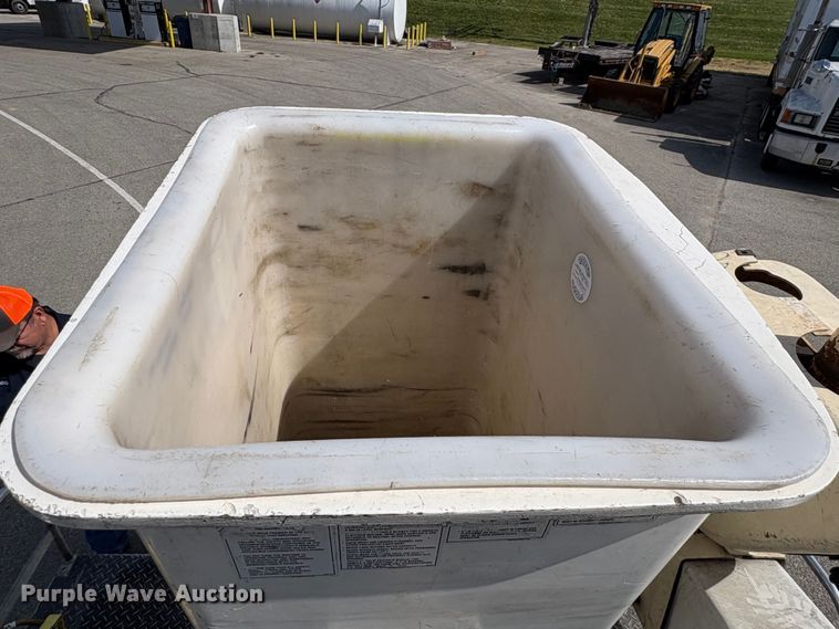 image for item EU0549 2010 Ford F550 Super Duty bucket truck