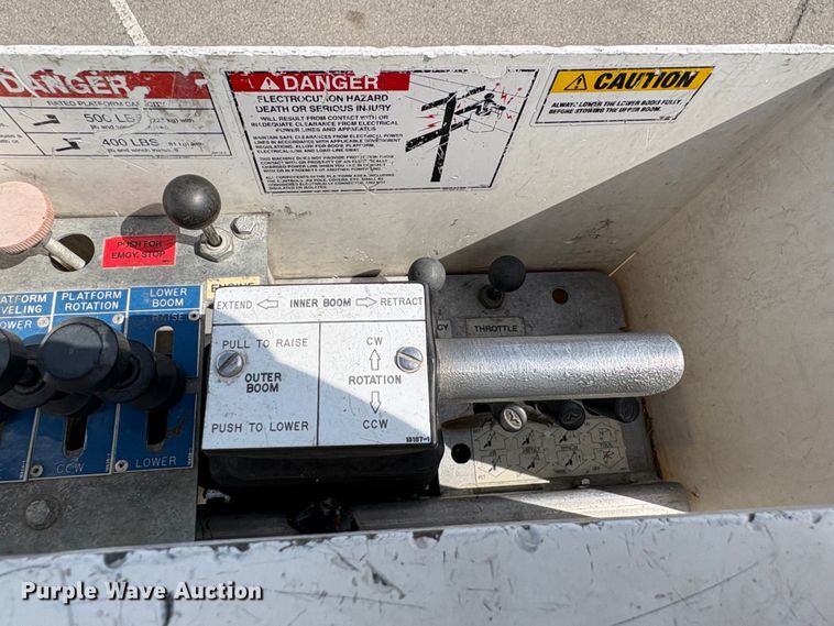 image for item EU0549 2010 Ford F550 Super Duty bucket truck