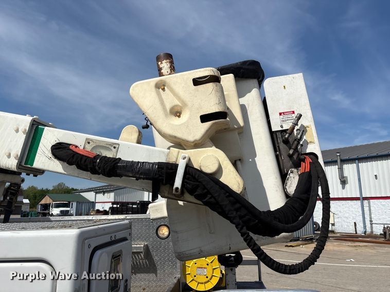 image for item EU0549 2010 Ford F550 Super Duty bucket truck