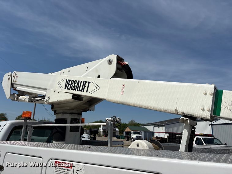 image for item EU0549 2010 Ford F550 Super Duty bucket truck