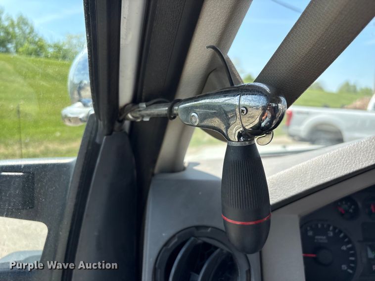 image for item EU0549 2010 Ford F550 Super Duty bucket truck