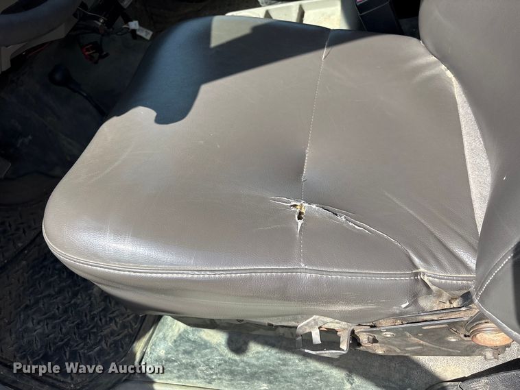 image for item EU0549 2010 Ford F550 Super Duty bucket truck