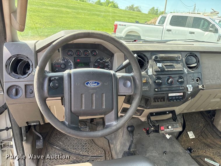 image for item EU0549 2010 Ford F550 Super Duty bucket truck