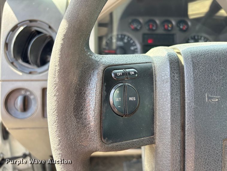 image for item EU0549 2010 Ford F550 Super Duty bucket truck