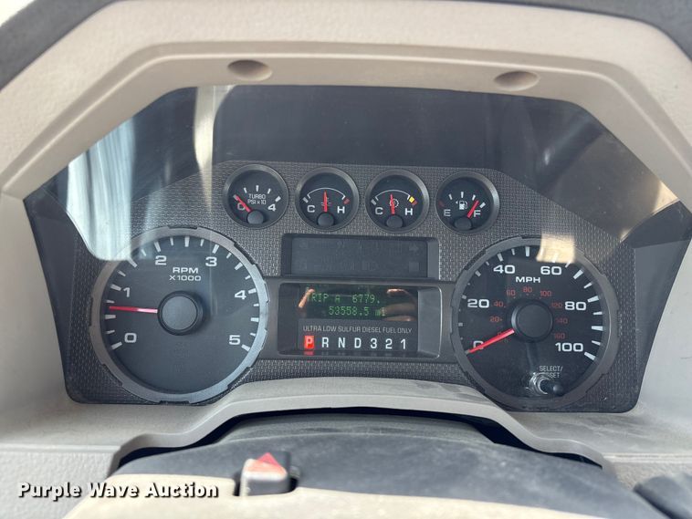 image for item EU0549 2010 Ford F550 Super Duty bucket truck