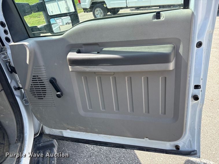 image for item EU0549 2010 Ford F550 Super Duty bucket truck