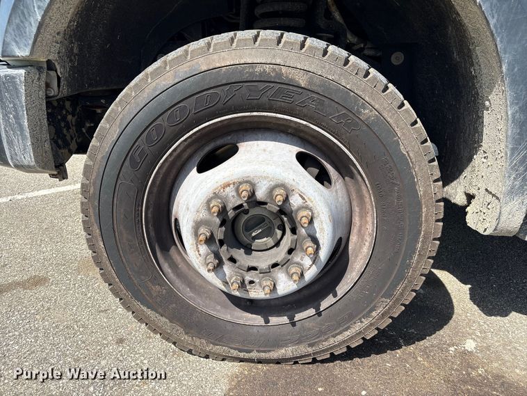 image for item EU0549 2010 Ford F550 Super Duty bucket truck