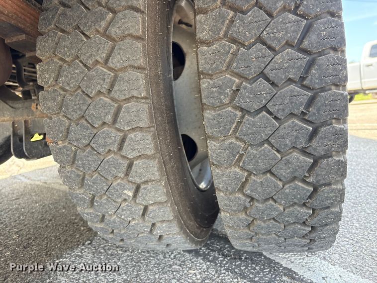 image for item EU0549 2010 Ford F550 Super Duty bucket truck