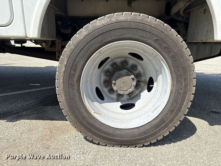 image for item EU0549 2010 Ford F550 Super Duty bucket truck