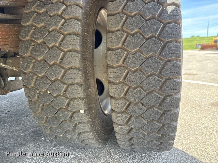 image for item EU0549 2010 Ford F550 Super Duty bucket truck