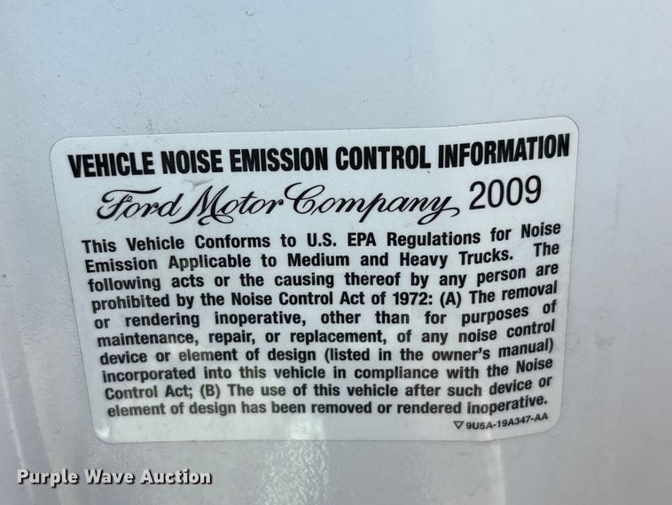 image for item EU0549 2010 Ford F550 Super Duty bucket truck