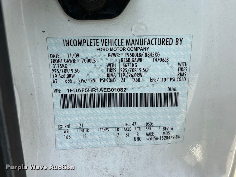 image for item EU0549 2010 Ford F550 Super Duty bucket truck