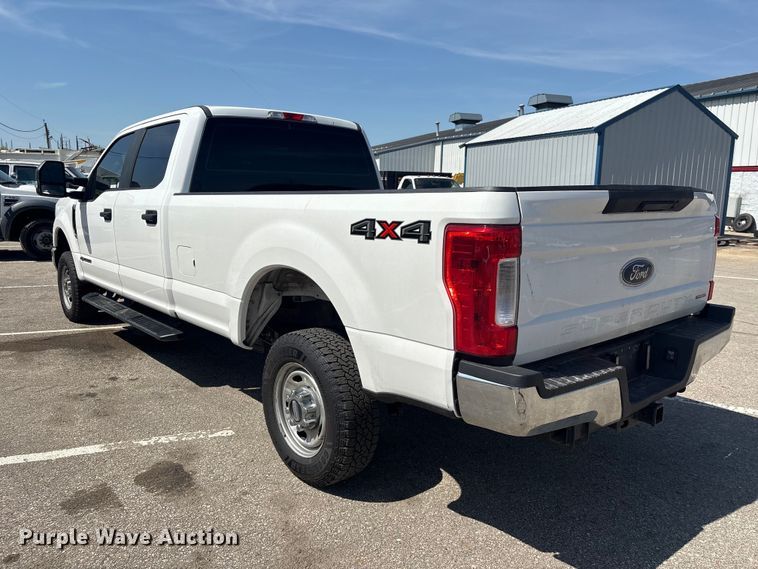 image for item EU0550 2017 Ford F250 Super Duty Crew Cab pickup truck