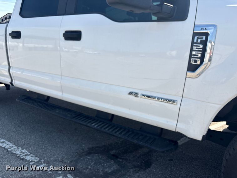 image for item EU0550 2017 Ford F250 Super Duty Crew Cab pickup truck