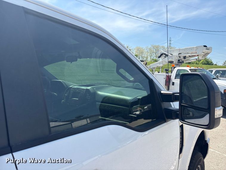 image for item EU0550 2017 Ford F250 Super Duty Crew Cab pickup truck