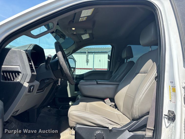 image for item EU0550 2017 Ford F250 Super Duty Crew Cab pickup truck