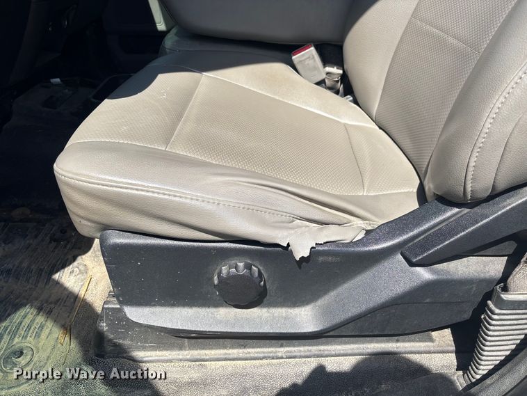 image for item EU0550 2017 Ford F250 Super Duty Crew Cab pickup truck