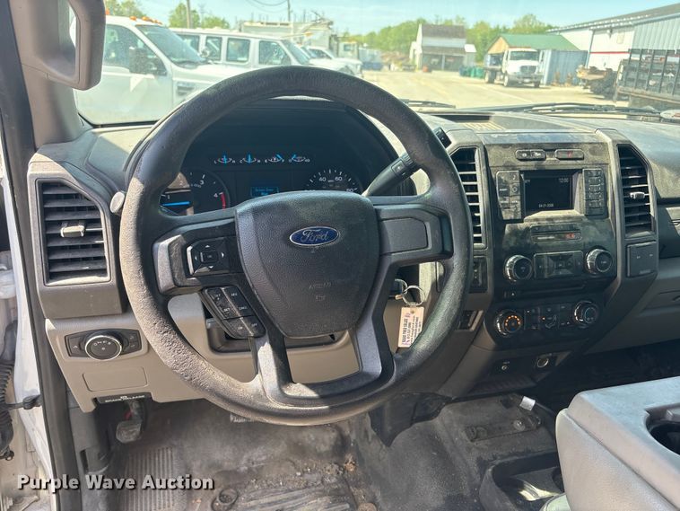 image for item EU0550 2017 Ford F250 Super Duty Crew Cab pickup truck