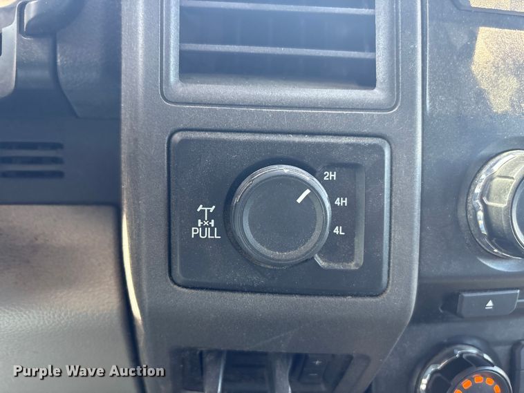 image for item EU0550 2017 Ford F250 Super Duty Crew Cab pickup truck