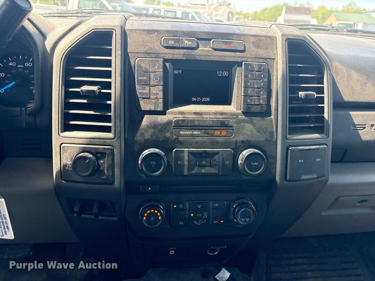 image for item EU0550 2017 Ford F250 Super Duty Crew Cab pickup truck