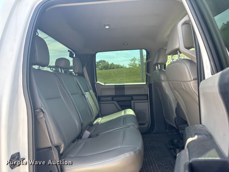 image for item EU0550 2017 Ford F250 Super Duty Crew Cab pickup truck