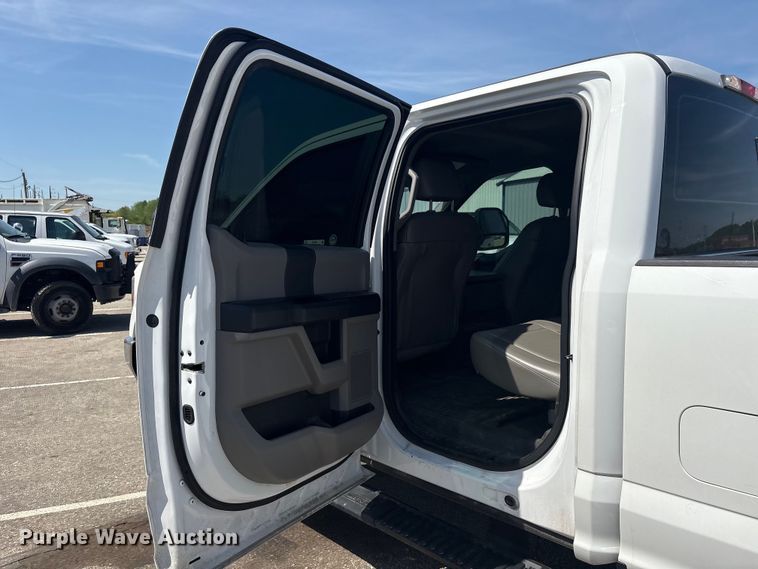 image for item EU0550 2017 Ford F250 Super Duty Crew Cab pickup truck