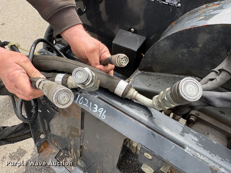 image for item EU8646 2009 Bobcat SBX240 skid steer snow blower