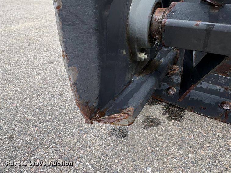 image for item EU8646 2009 Bobcat SBX240 skid steer snow blower