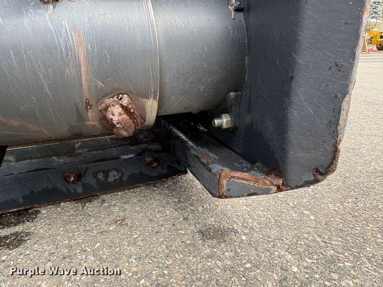 image for item EU8646 2009 Bobcat SBX240 skid steer snow blower