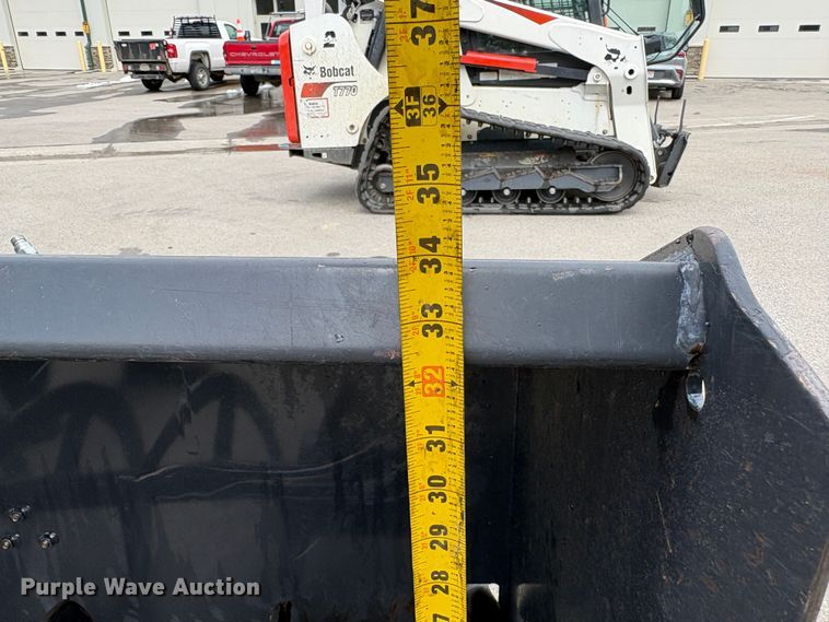 image for item EU8646 2009 Bobcat SBX240 skid steer snow blower