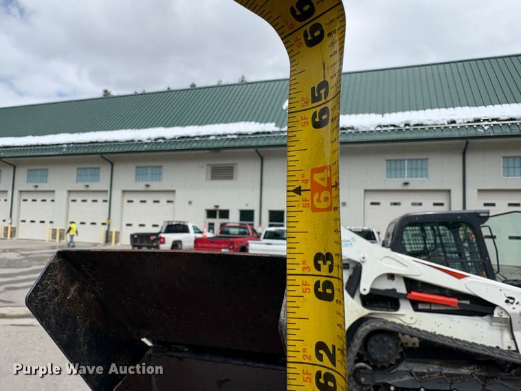 image for item EU8646 2009 Bobcat SBX240 skid steer snow blower