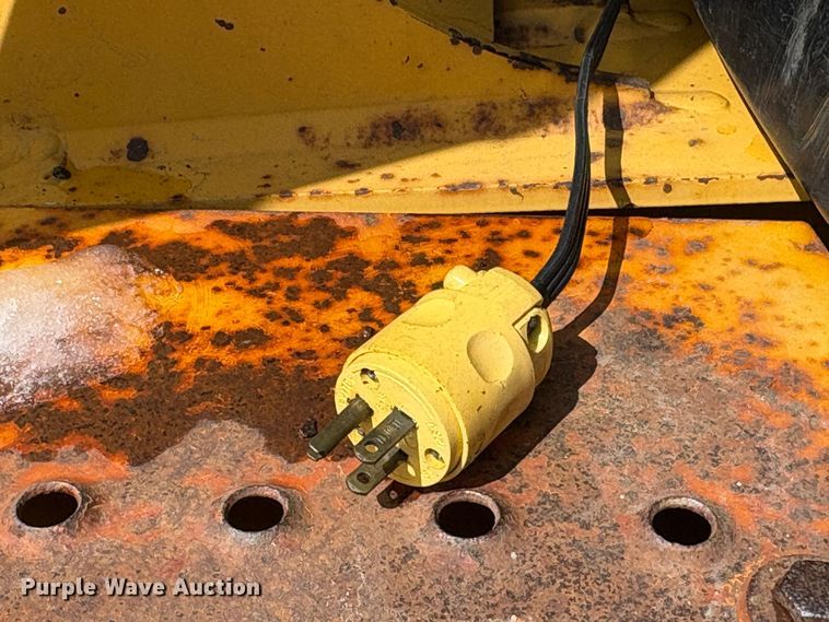 image for item EU8647 1996 John Deere 310D backhoe