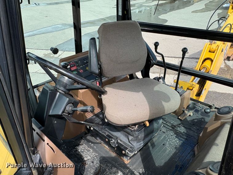 image for item EU8647 1996 John Deere 310D backhoe