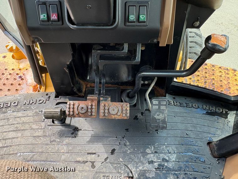 image for item EU8647 1996 John Deere 310D backhoe