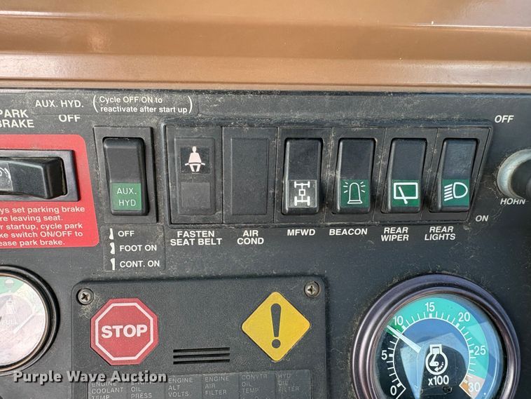 image for item EU8647 1996 John Deere 310D backhoe