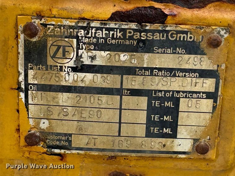 image for item EU8647 1996 John Deere 310D backhoe