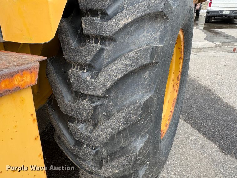 image for item EU8647 1996 John Deere 310D backhoe