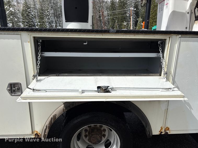 image for item EU8648 2012 Dodge 5500 bucket truck