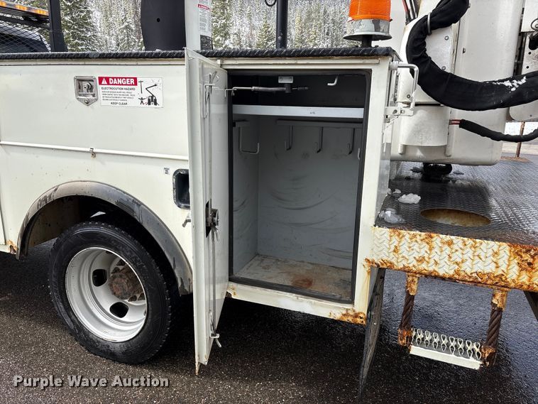 image for item EU8648 2012 Dodge 5500 bucket truck