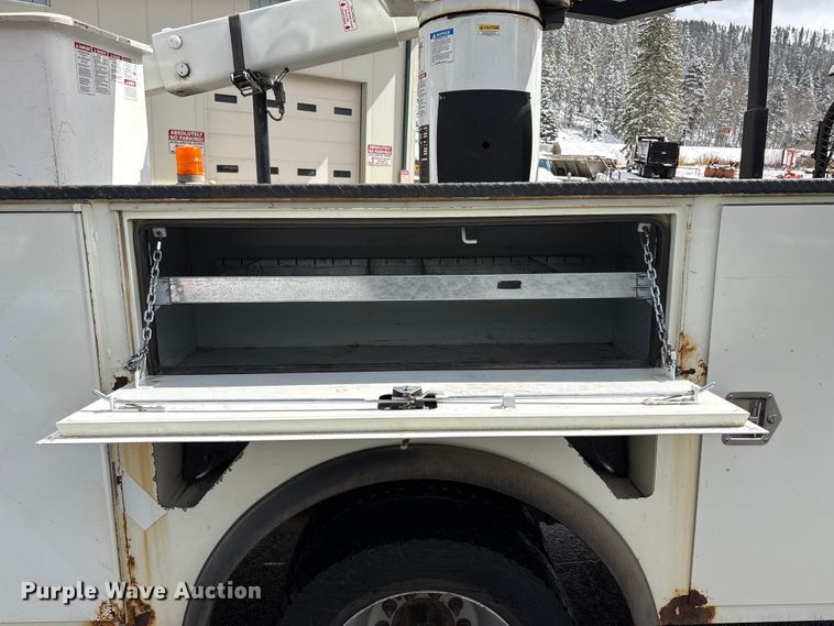 image for item EU8648 2012 Dodge 5500 bucket truck