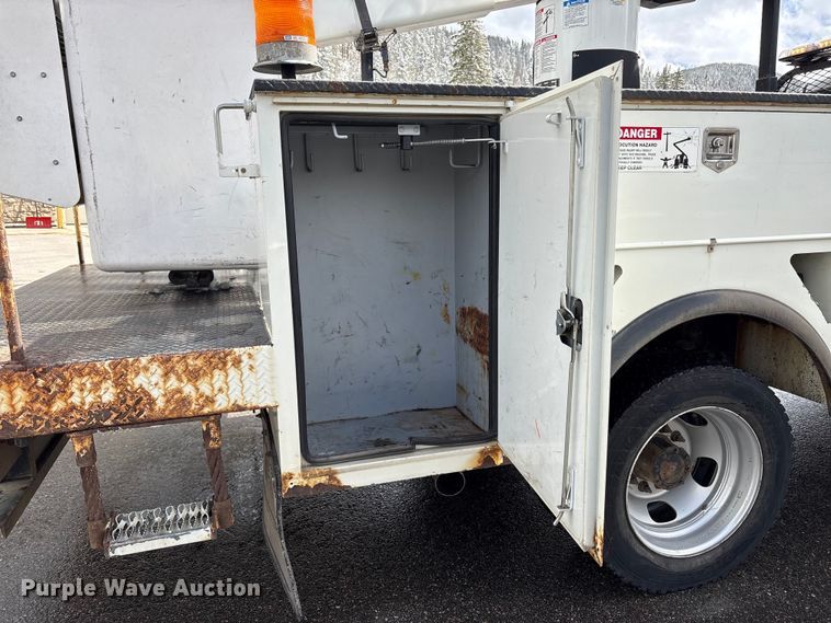 image for item EU8648 2012 Dodge 5500 bucket truck