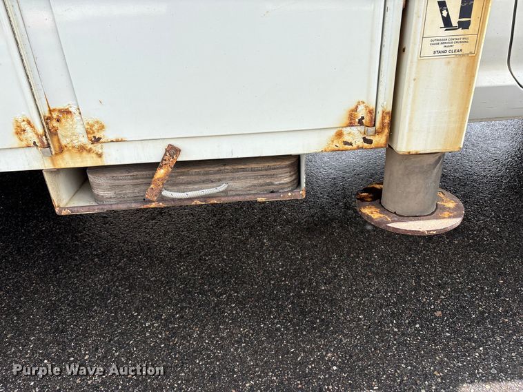 image for item EU8648 2012 Dodge 5500 bucket truck