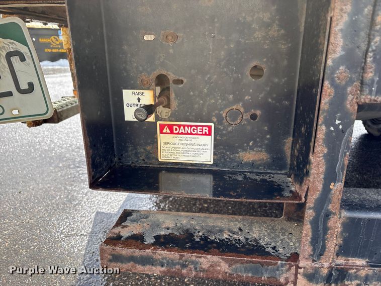 image for item EU8648 2012 Dodge 5500 bucket truck