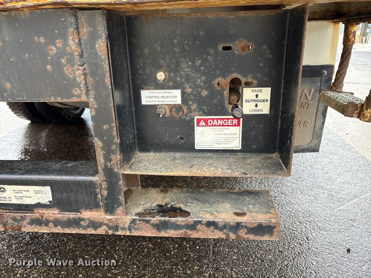 image for item EU8648 2012 Dodge 5500 bucket truck