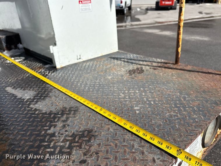 image for item EU8648 2012 Dodge 5500 bucket truck