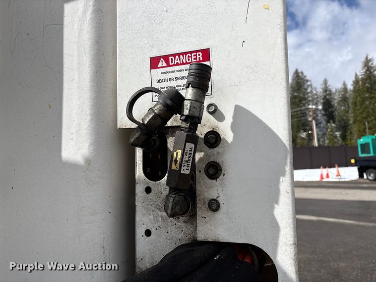 image for item EU8648 2012 Dodge 5500 bucket truck