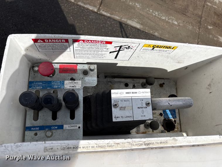 image for item EU8648 2012 Dodge 5500 bucket truck