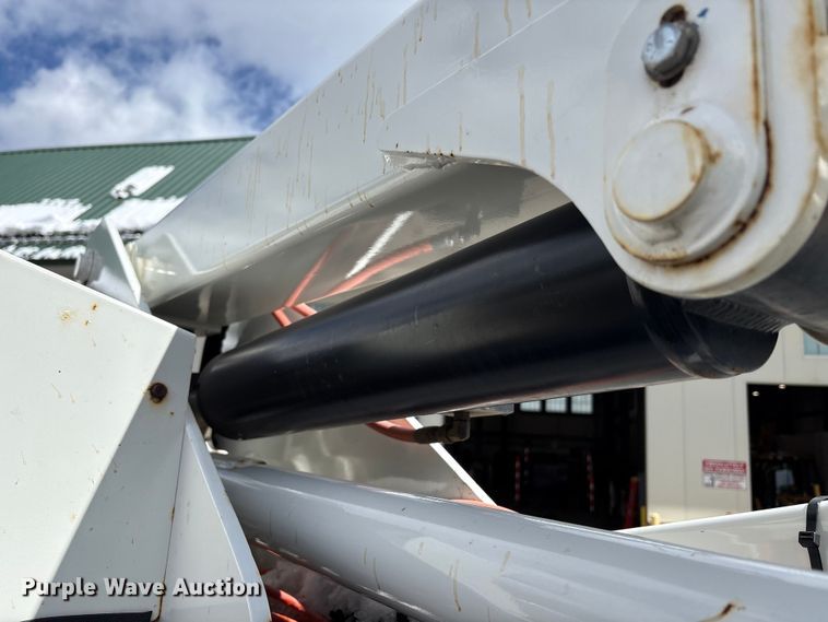 image for item EU8648 2012 Dodge 5500 bucket truck