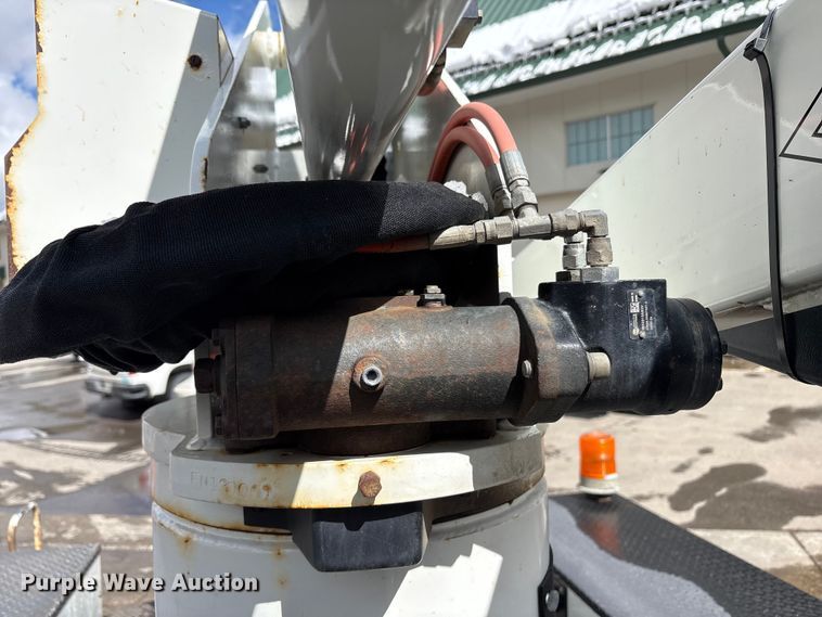 image for item EU8648 2012 Dodge 5500 bucket truck